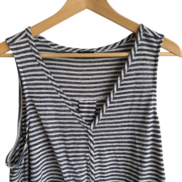Torrid White Blue Striped Nautical Coastal Sleeveless Tank Top Blouse Women's 4 - Picture 2 of 7